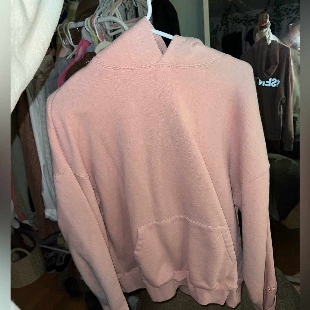 BRAND NEW Pink M Essentials hoodie rare! (Perfect oversized look)